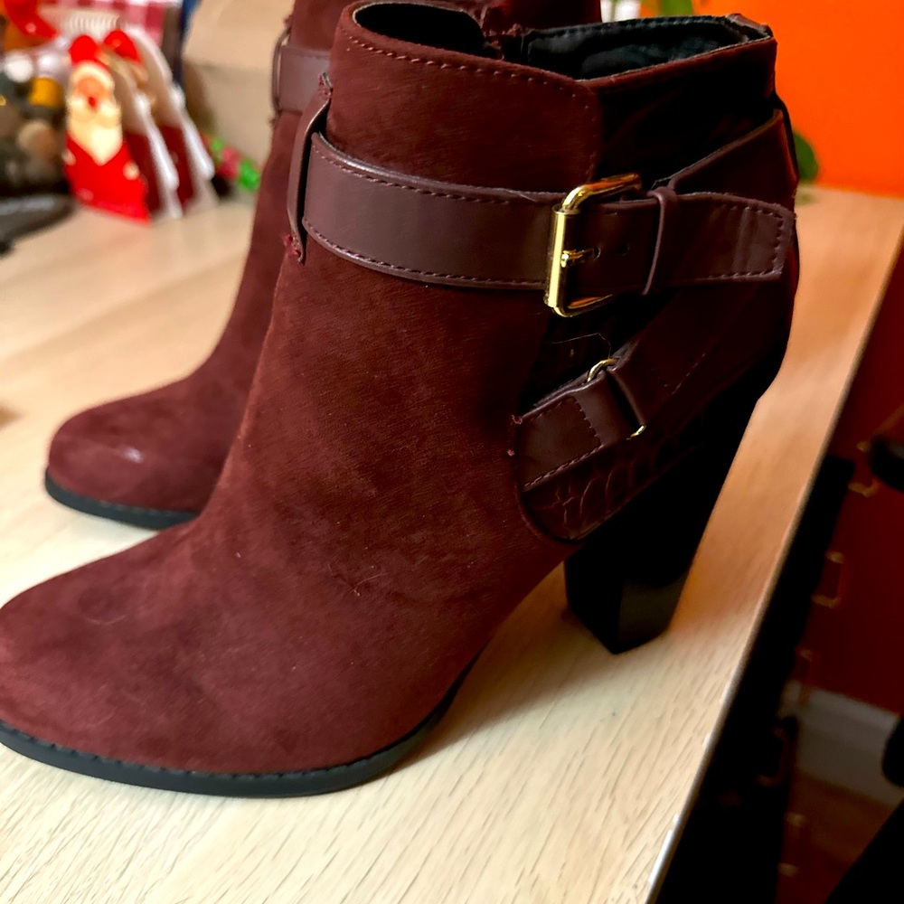 Gorgeous maroon boots will turn every head!